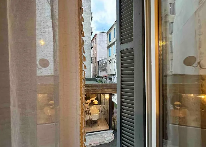 Au Coeur De La Vieille Ajaccio (Corsica)